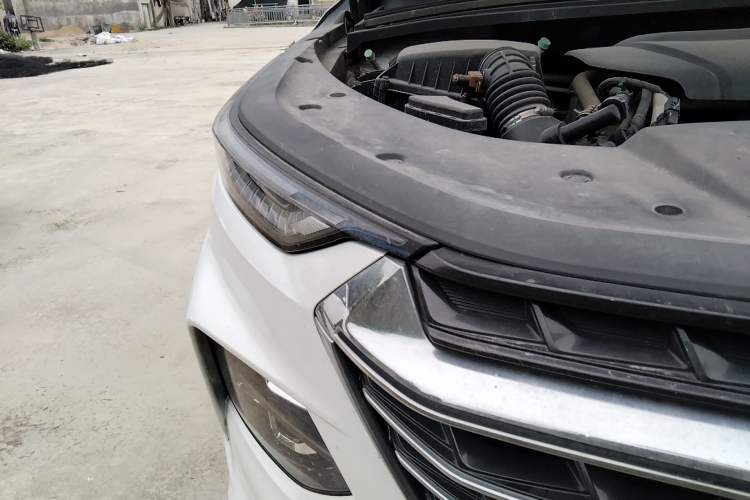 Used Wuling Victory 2020 1.5T CVT Flagship Edition Right Front Headlight
