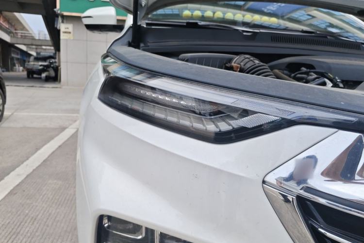 Used Wuling Victory 2020 1.5T CVT Luxury Model Right Front Headlight