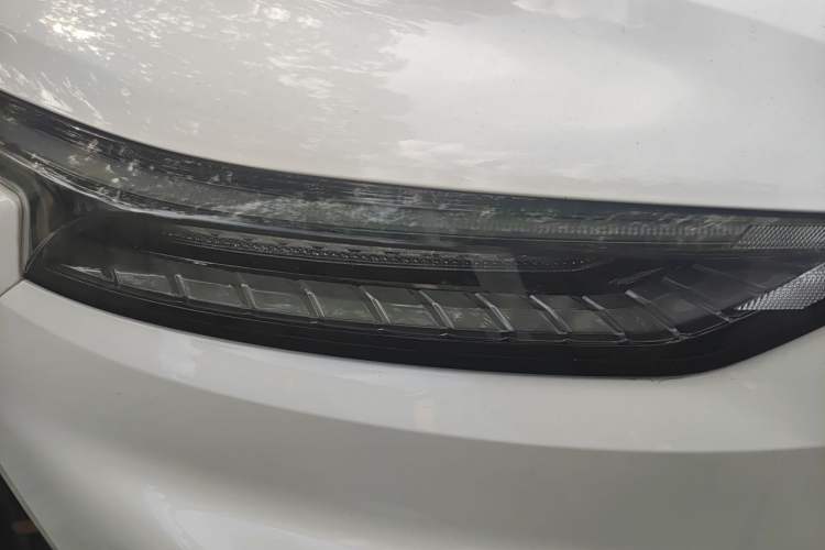 Used Wuling Victory 2020 1.5T CVT Flagship Edition Right Front Headlight