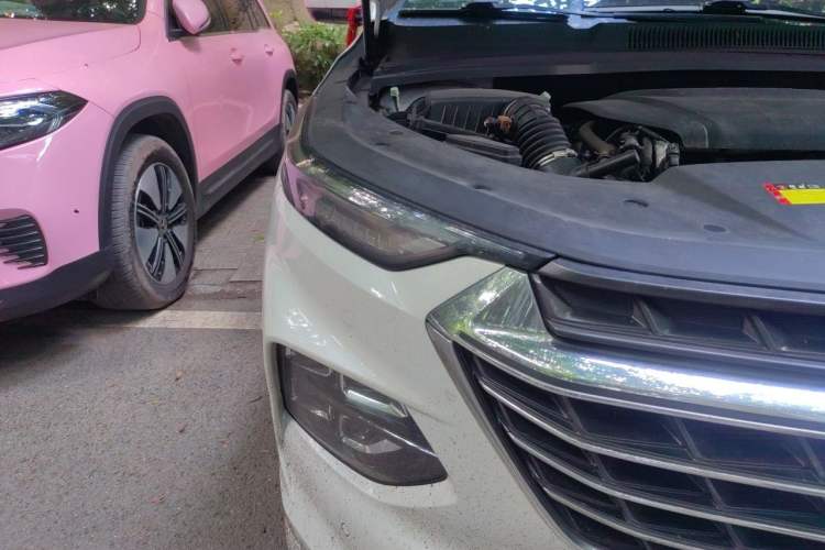 Used Wuling Victory 2020 1.5T CVT Flagship Edition Right Front Headlight