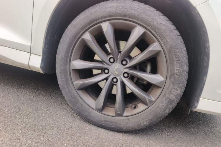Used Wuling Victory 2020 1.5T CVT Elite Model Right Front Wheel Hub