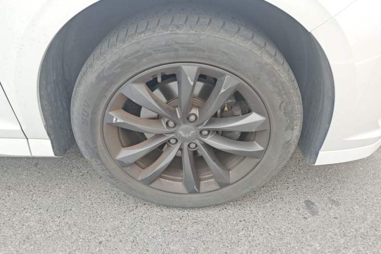 Used Wuling Victory 2020 1.5T CVT Luxury Model Right Front Wheel Hub