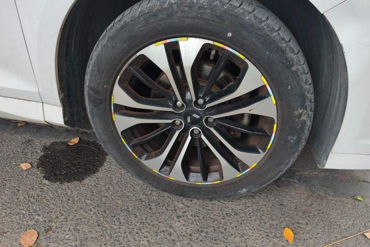 Used Wuling Victory 2020 1.5T CVT Flagship Edition Right Front Wheel Hub