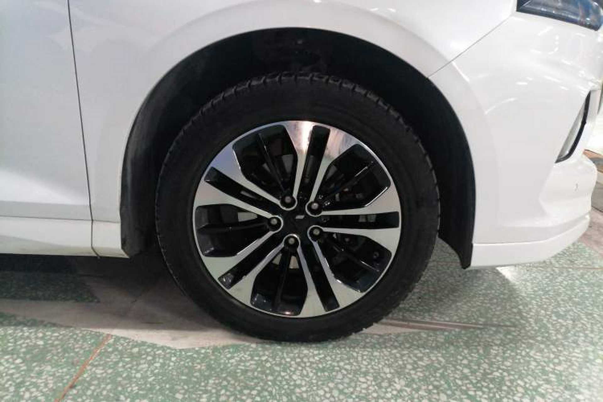 Used Wuling Victory 2020 1.5T CVT Flagship Edition Right Front Wheel Hub