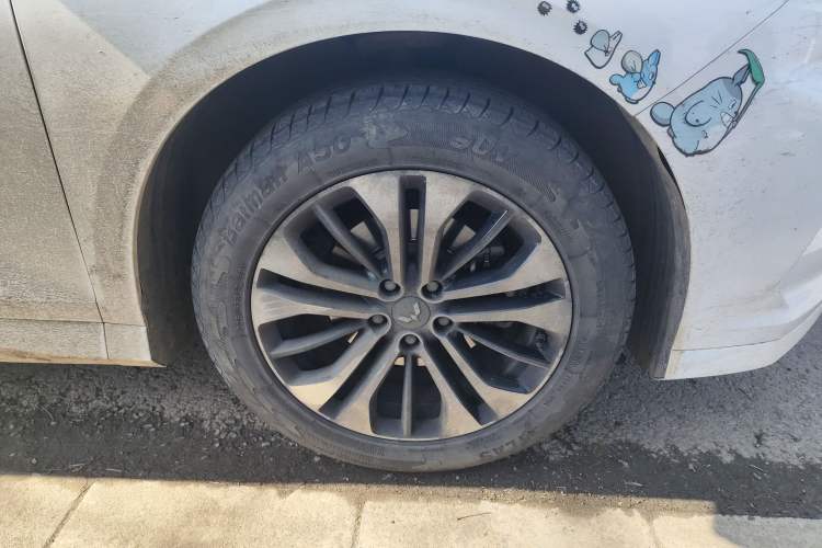 Used Wuling Victory 2020 1.5T CVT Flagship Edition Right Front Wheel Hub