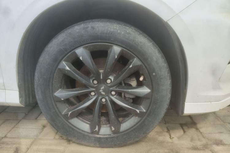 Used Wuling Victory 2020 1.5T Manual Elite Edition Right Front Wheel Hub