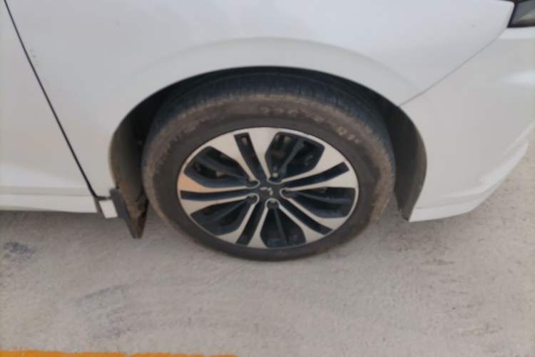Used Wuling Victory 2020 1.5T CVT Flagship Edition Right Front Wheel Hub