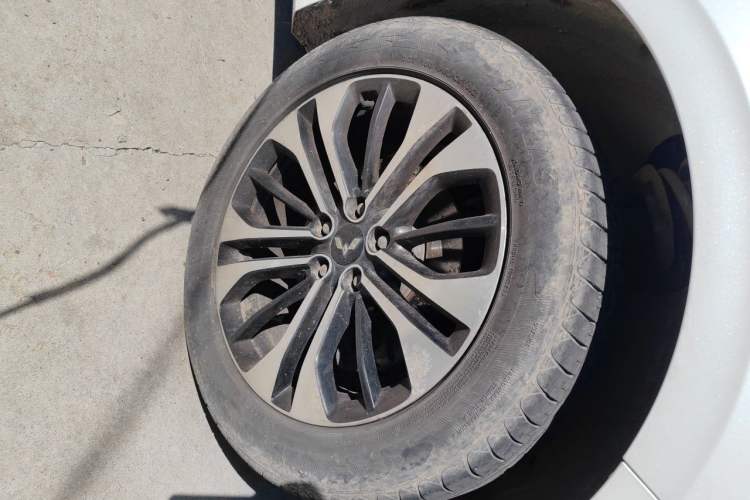 Used Wuling Victory 2020 1.5T CVT Flagship Edition Right Front Wheel Hub