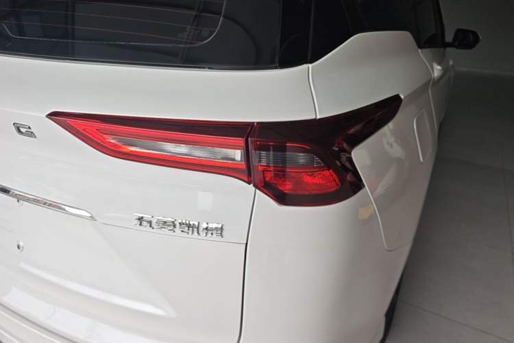 Used Wuling Victory 2020 1.5T CVT Luxury Model Right Rear Taillight