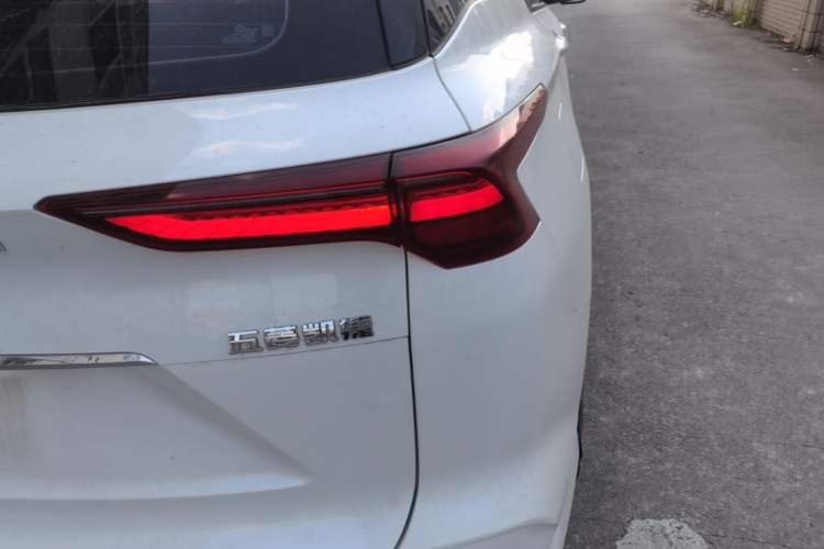 Used Wuling Victory 2020 1.5T CVT Flagship Edition Right Rear Taillight