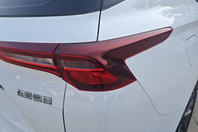 Used Wuling Victory 2020 1.5T Manual Elite Edition Right Rear Taillight