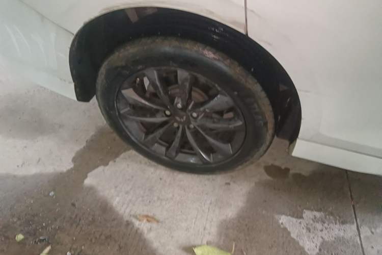 Used Wuling Victory 2020 1.5T CVT Luxury Model Right Rear Wheel Hub