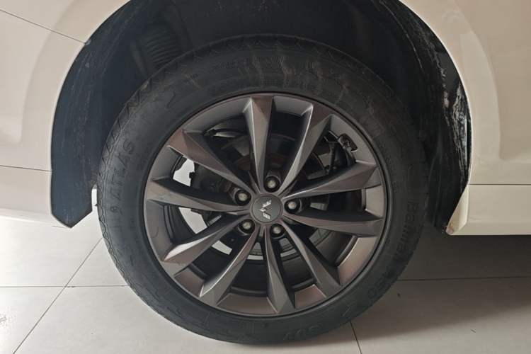 Used Wuling Victory 2020 1.5T CVT Luxury Model Right Rear Wheel Hub