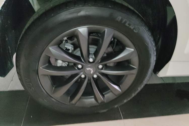 Used Wuling Victory 2020 1.5T Manual Elite Edition Right Rear Wheel Hub