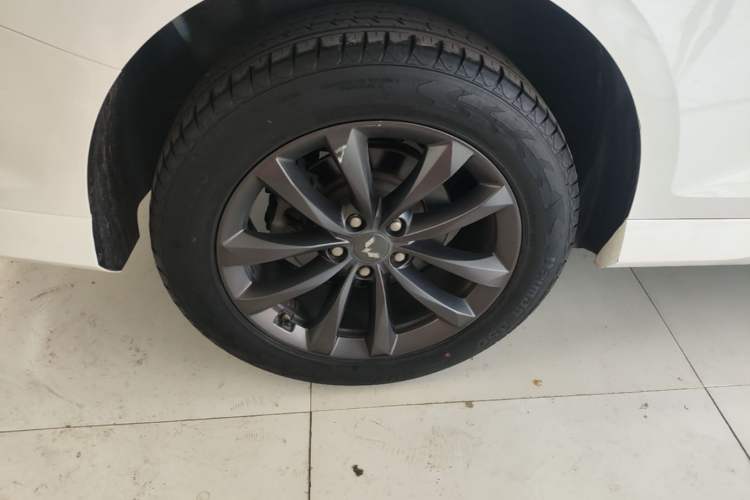 Used Wuling Victory 2020 1.5T CVT Elite Model Right Rear Wheel Hub