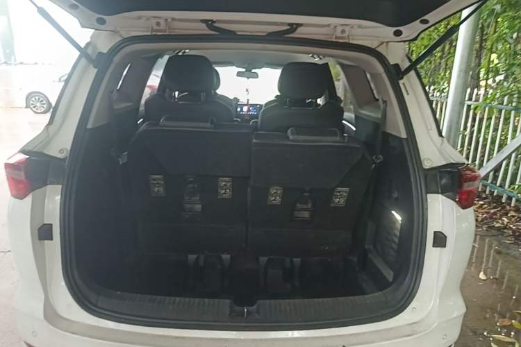 Used Wuling Victory 2020 1.5T CVT Luxury Model Trunk