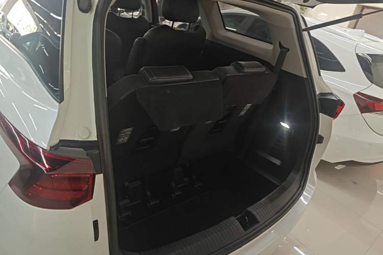 Used Wuling Victory 2020 1.5T CVT Flagship Edition Trunk