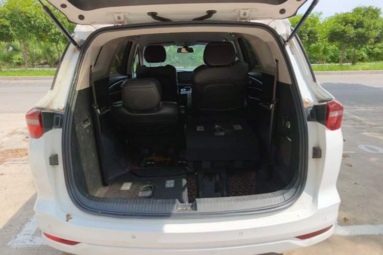 Used Wuling Victory 2020 1.5T CVT Luxury Model Trunk