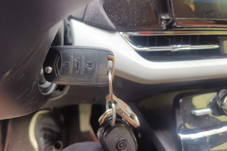 Used Wuling Victory 2020 1.5T CVT Elite Model Vehicle Key