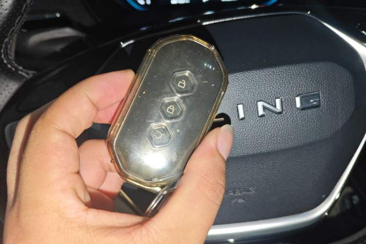 Used Wuling Victory 2020 1.5T CVT Flagship Edition Vehicle Key