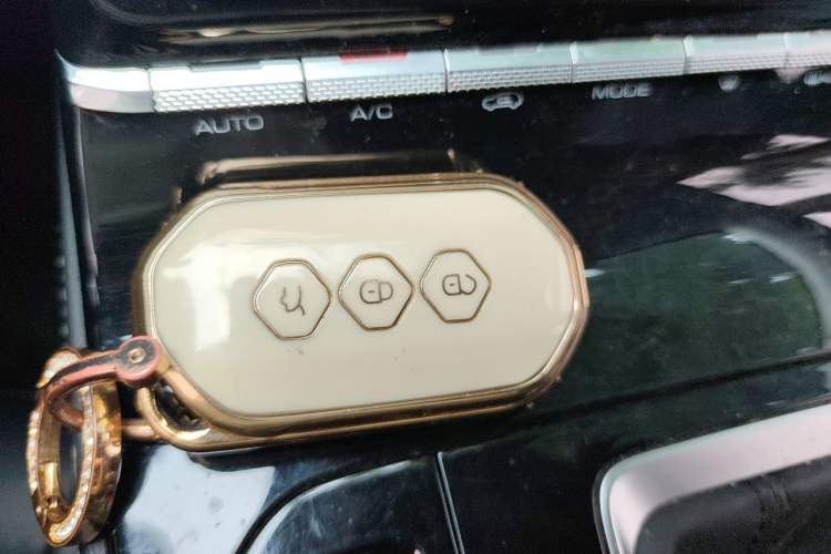 Used Wuling Victory 2020 1.5T CVT Flagship Edition Vehicle Key