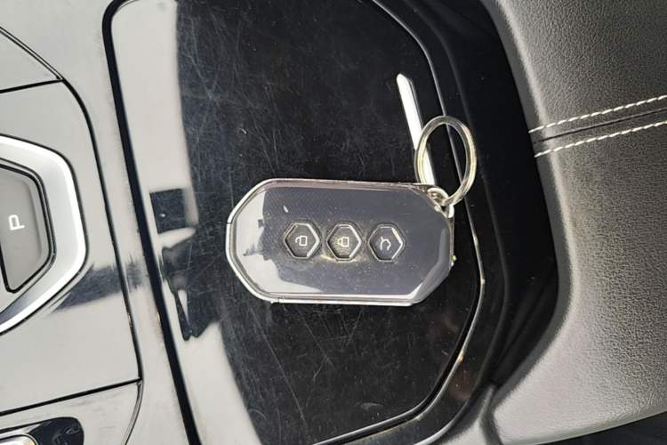 Used Wuling Victory 2020 1.5T CVT Flagship Edition Vehicle Key