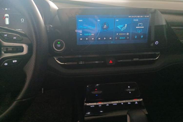Used Wuling Victory 2020 1.5T CVT Flagship Edition Audio And AC Panel