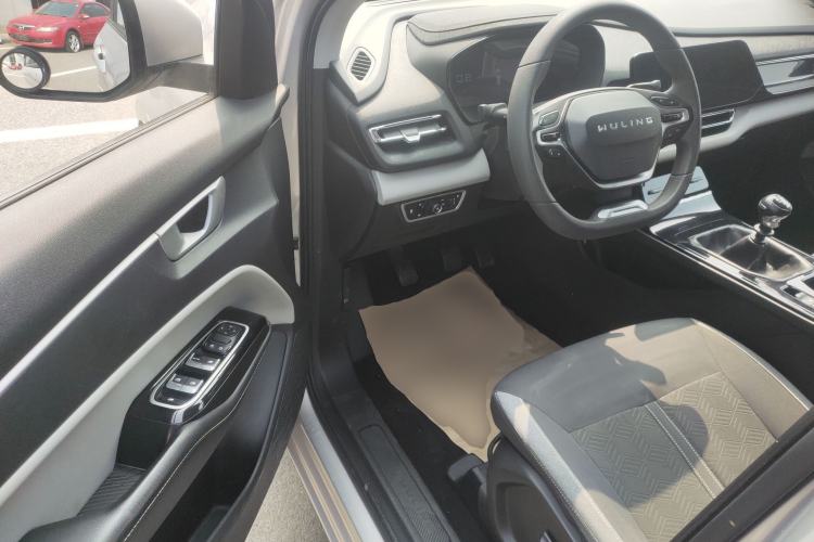 Used Wuling Victory 2020 1.5T Manual Elite Edition Driver Seat