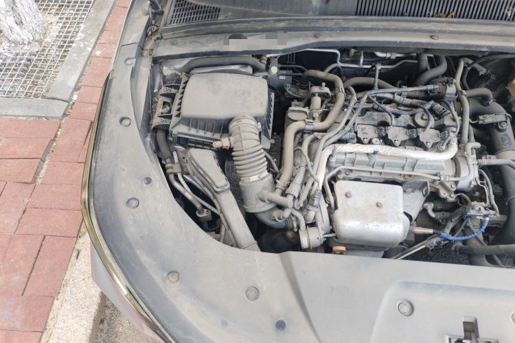 Used Wuling Victory 2020 1.5T Manual Elite Edition Engine Bay Right