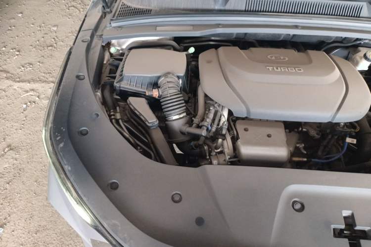 Used Wuling Victory 2020 1.5T CVT Flagship Edition Engine Bay Right