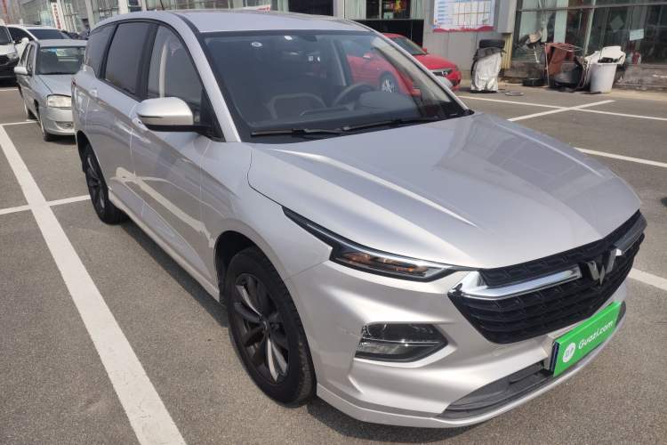 Used Wuling Victory 2020 1.5T Manual Elite Edition Front Right 45 Deg