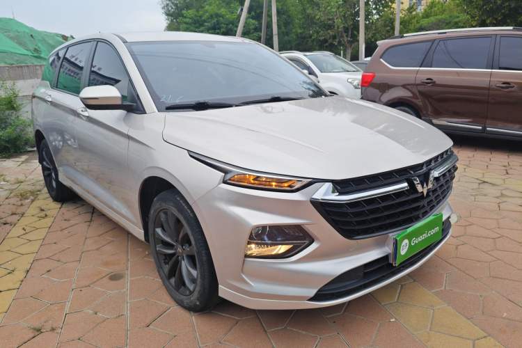 Used Wuling Victory 2020 1.5T Manual Elite Edition Front Right 45 Deg