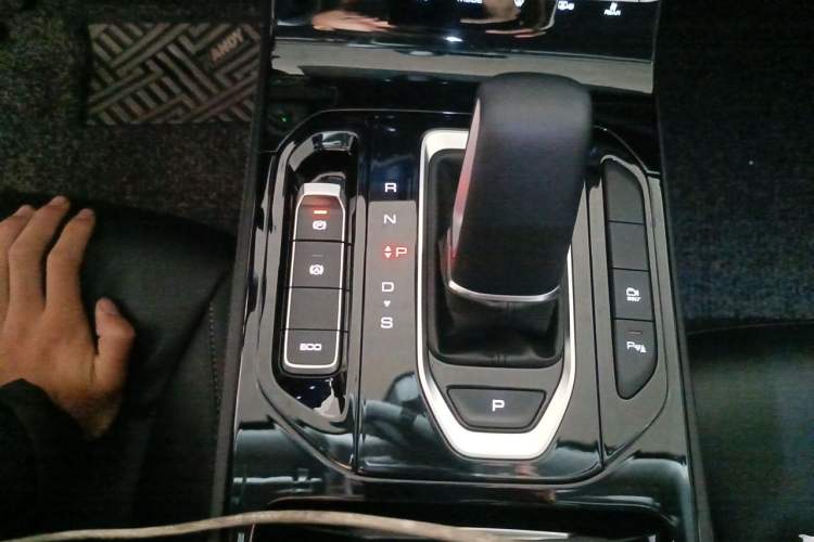 Used Wuling Victory 2020 1.5T CVT Flagship Edition Gear Lever