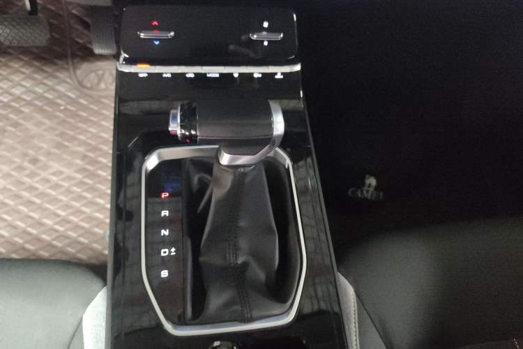 Used Wuling Victory 2020 1.5T CVT Elite Model Gear Lever