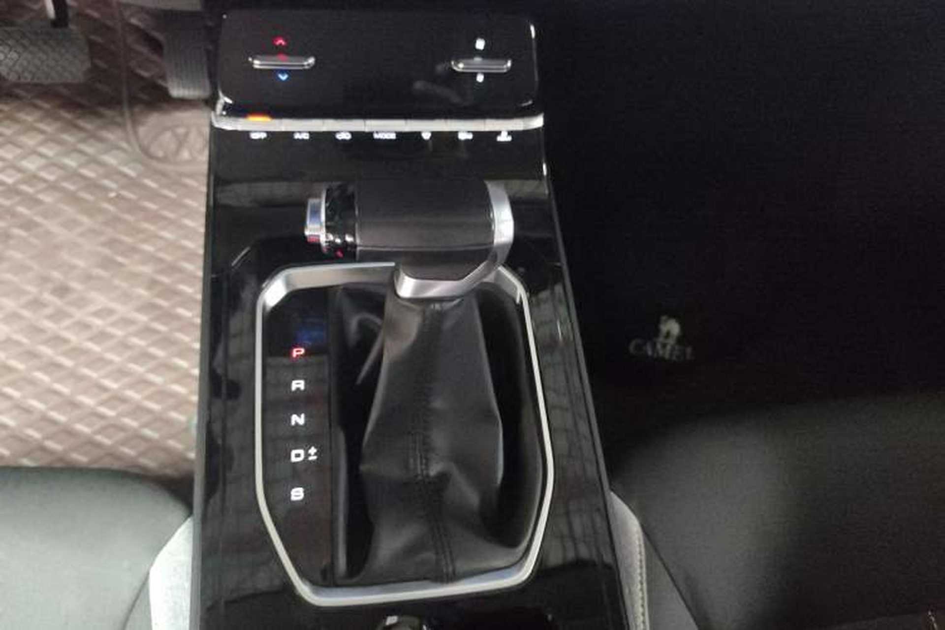 Used Wuling Victory 2020 1.5T CVT Elite Model Gear Lever