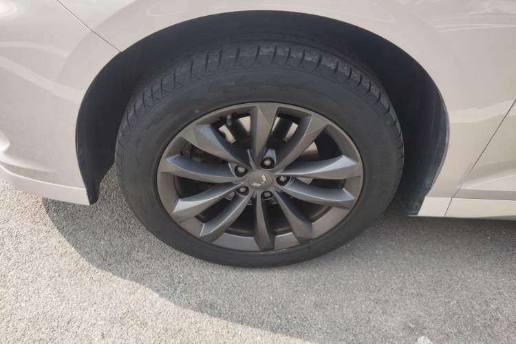 Used Wuling Victory 2020 1.5T Manual Elite Edition Left Front Wheel Hub