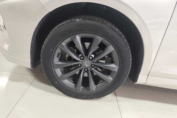 Used Wuling Victory 2020 1.5T CVT Elite Model Left Front Wheel Hub