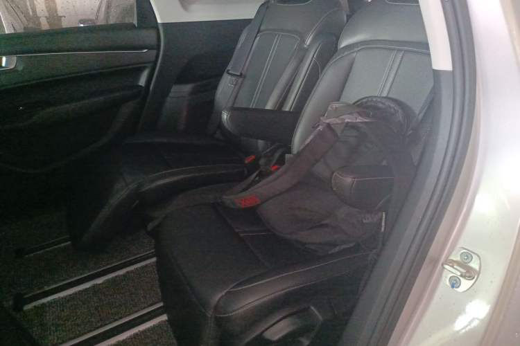 Used Wuling Victory 2020 1.5T CVT Flagship Edition Left Rear Seat