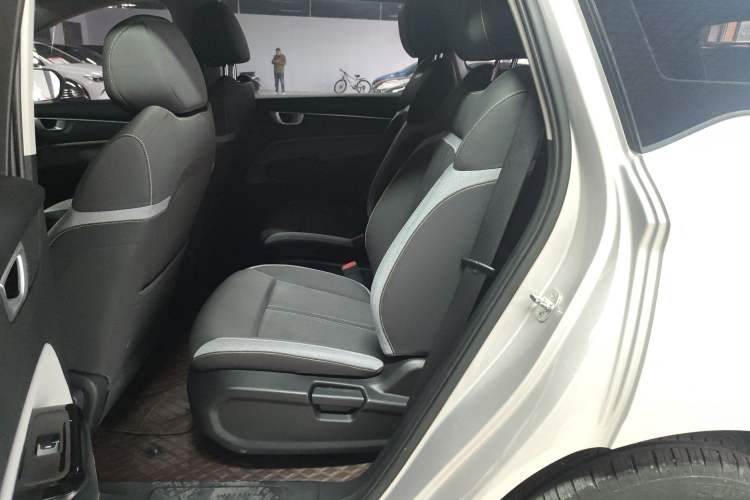 Used Wuling Victory 2020 1.5T CVT Elite Model Left Rear Seat