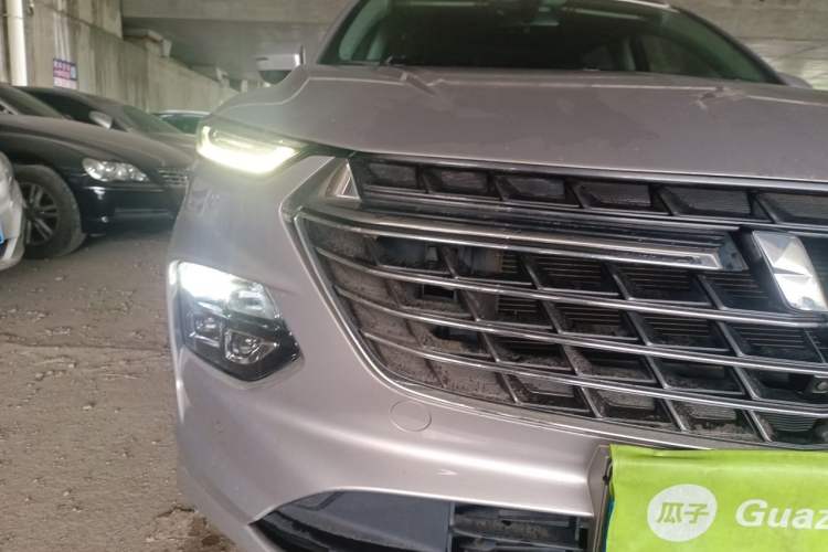 Used Wuling Victory 2020 1.5T CVT Flagship Edition Right Front Headlight