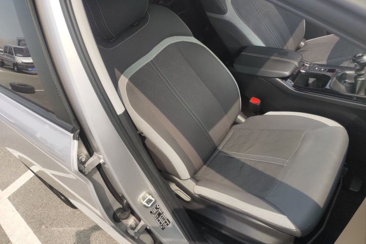 Used Wuling Victory 2020 1.5T Manual Elite Edition Right Front Seat
