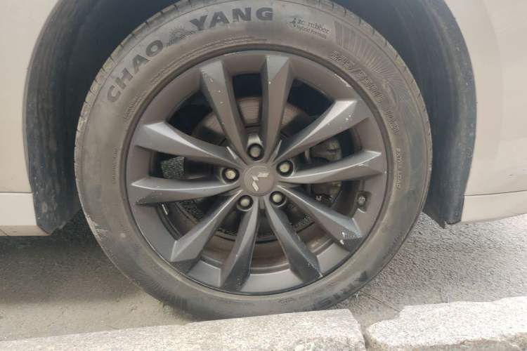 Used Wuling Victory 2020 1.5T Manual Elite Edition Right Front Wheel Hub