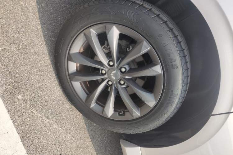 Used Wuling Victory 2020 1.5T Manual Elite Edition Right Rear Wheel Hub