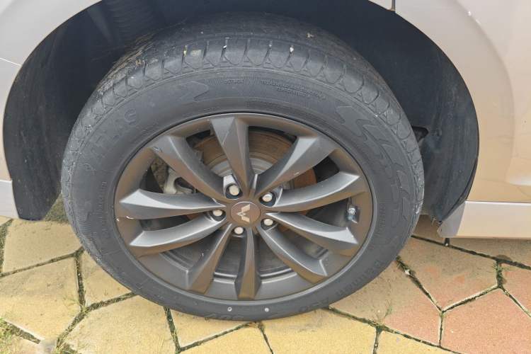 Used Wuling Victory 2020 1.5T Manual Elite Edition Right Rear Wheel Hub
