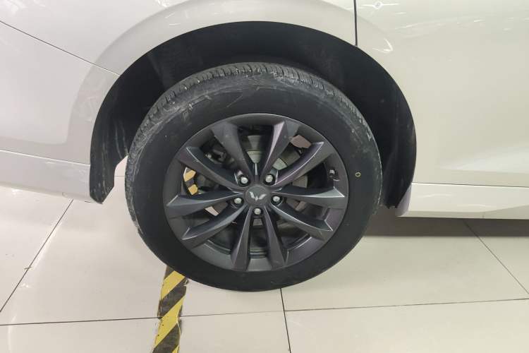 Used Wuling Victory 2020 1.5T CVT Elite Model Right Rear Wheel Hub