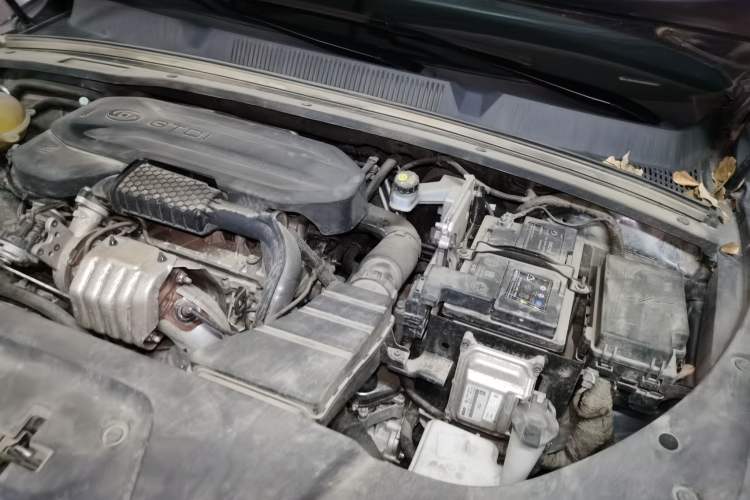 Used Wuling Victory 2022 280T 1.5T CVT Flagship Edition Engine Bay Left