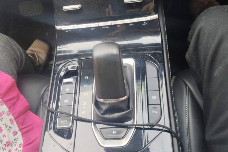 Used Wuling Victory 2022 280T 1.5T CVT Flagship Edition Gear Lever