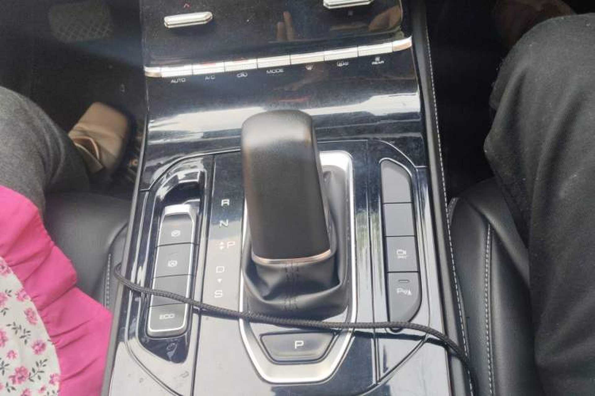 Used Wuling Victory 2022 280T 1.5T CVT Flagship Edition Gear Lever