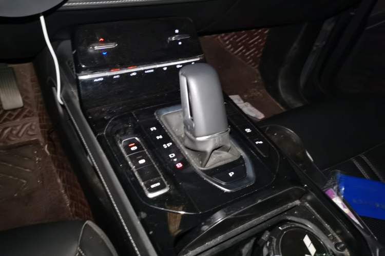 Used Wuling Victory 2022 280T 1.5T CVT Flagship Edition Gear Lever