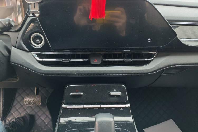 Used Wuling Victory 2022 1.5T CVT Flagship Edition Audio And AC Panel